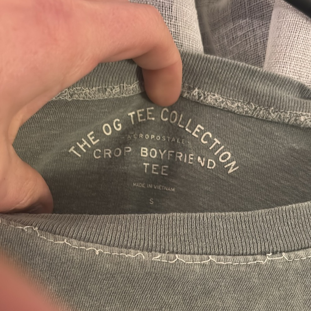 Aeropostale boyfriend cropped tee - Picture 2 of 3